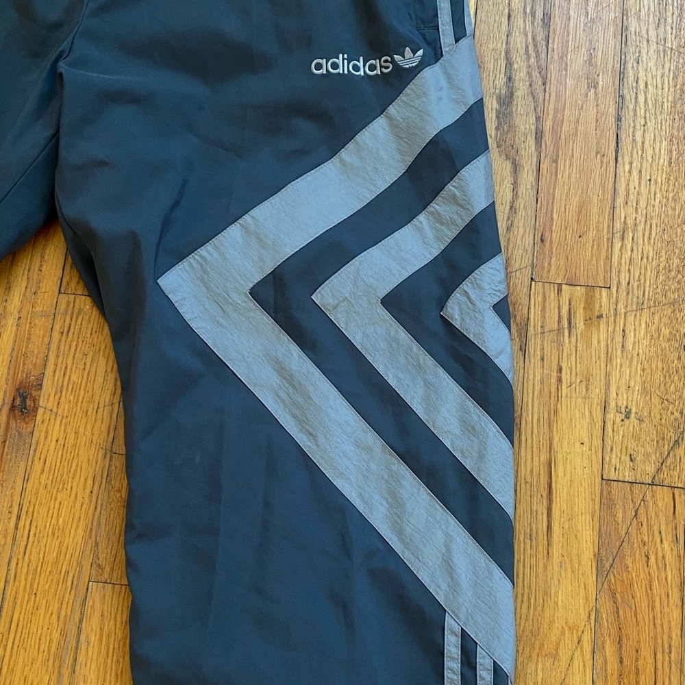 Adidas grey sweat pants - Picture 4 of 4